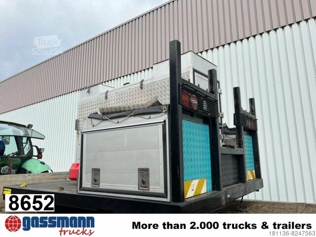 Flatbed truck Pritschenaufbau mit Staukästen