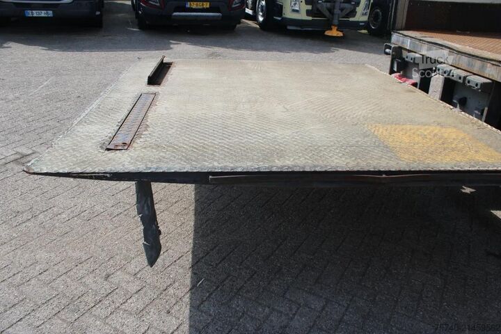 Caisse fermée Groenewegen 3x BPW 3 TONS lift