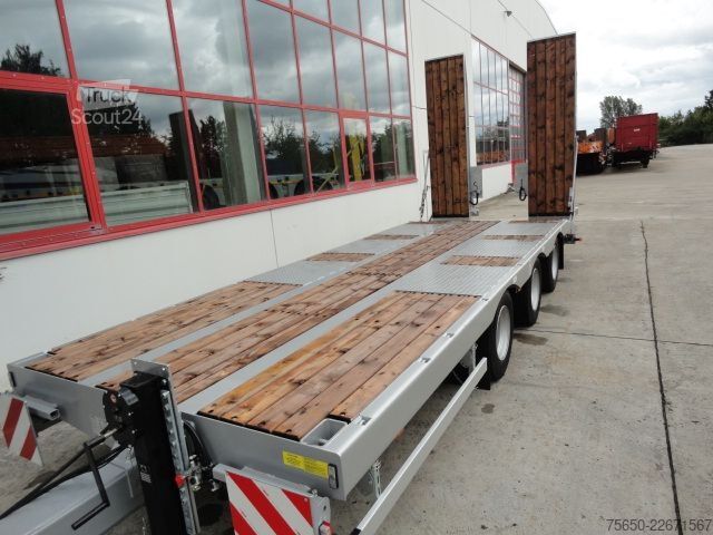 Reboque com plataforma rebaixada Möslein TT 31  31 t GG Tridem- Tieflader 3 AchsNeufahrzeug