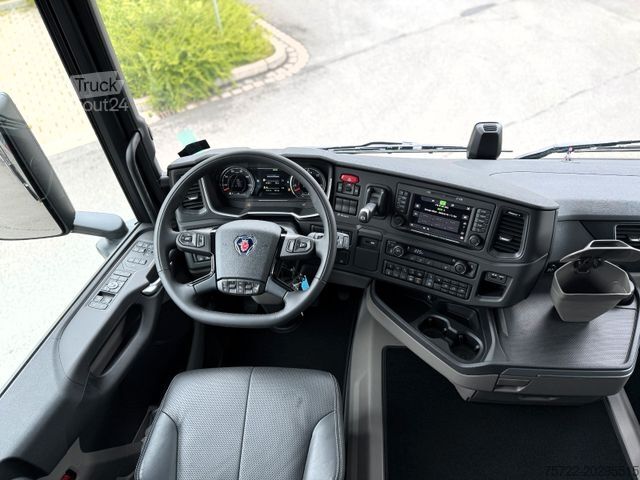 Autokran SCANIA R560 B 6x2-4 Containerpritsche/FASSI F545RA.2.28