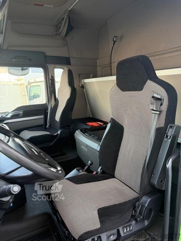Lastebilchassis MAN TGX 26.500 6x2*4 Intarder Nebenantrieb Lenk/Lift