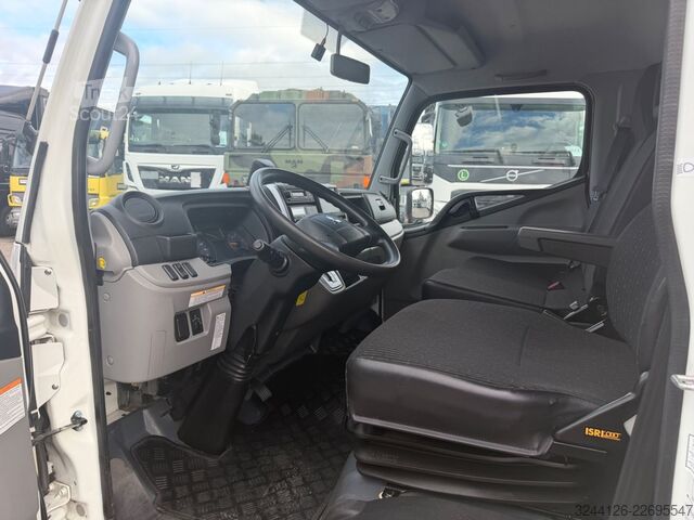 Camion de boissons FUSO Canter 9C18(7C18)Gefach-Getränkekoffer/Automatik