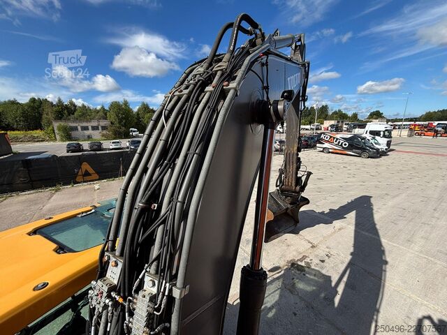 Gosenični bager Volvo EC 220 EL 3D / TILTROTATOR / CENTRAL LUBRICATIO...