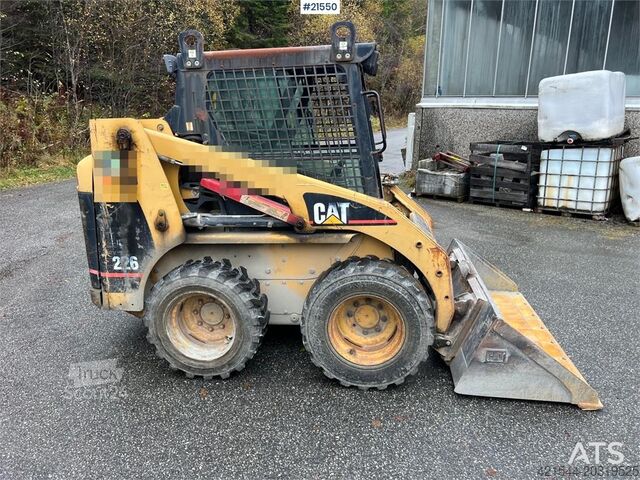Lader CAT 226