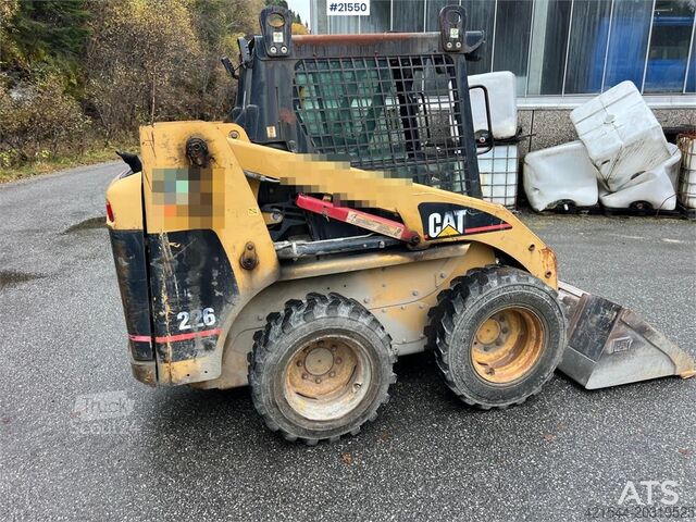 Lader CAT 226