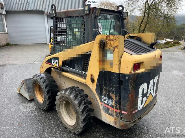 Lader CAT 226