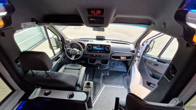 Minibuss MERCEDES-BENZ 519  Allrad 4 x 4 Vorlauffahrzeug  neue ADA