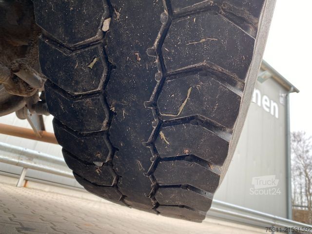 Roll-off tipper truck MAN TGS 26.400 6x4-2 Hydro*HIAB 122-2 Kran*Funk*Lenk