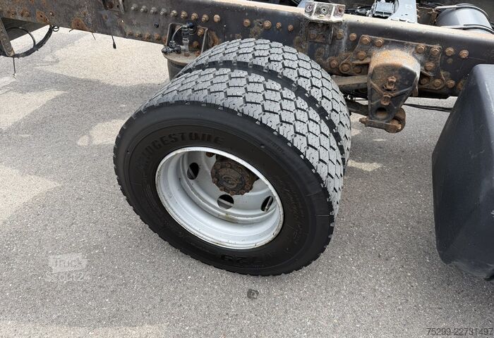 Châssis de camion Renault D12.240 4x2 Chassis / Swiss-Vehicle