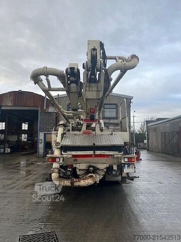 Betonpomp Mercedes-Benz SK