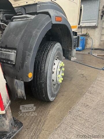 Betonpomp Mercedes-Benz SK