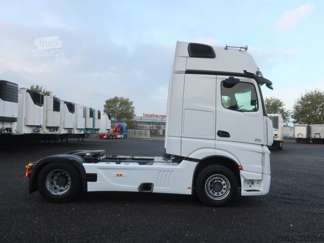 Štandardný ťahač Mercedes Benz 1851 LS Actros Gigaspace Retrader Standklima