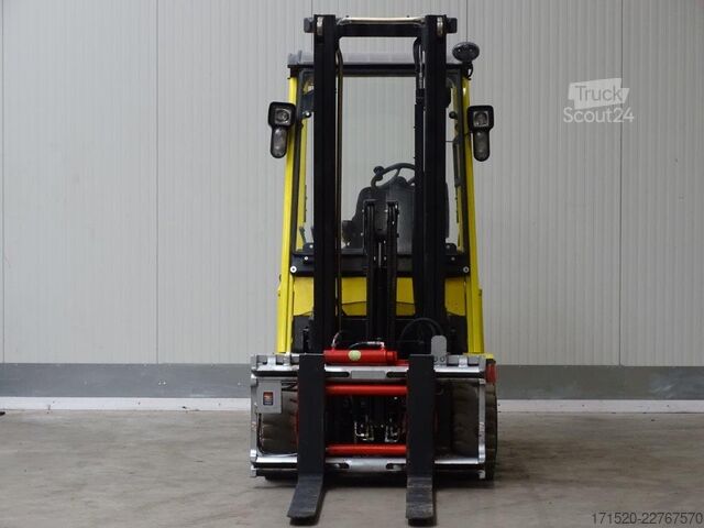 Empilhadeira frontal Hyster J3.0XM