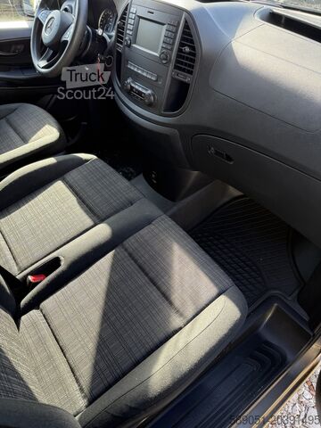 Συμπαγές και υαλωμένο βαν με 3 θέσεις Mercedes-Benz Vito 119 4x4