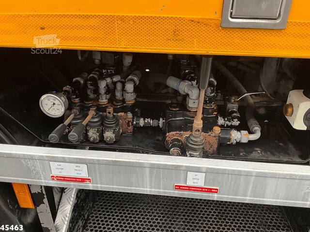 Véhicule aspirant Mercedes-Benz AXOR 2533 Euro 5 Koks Combi
