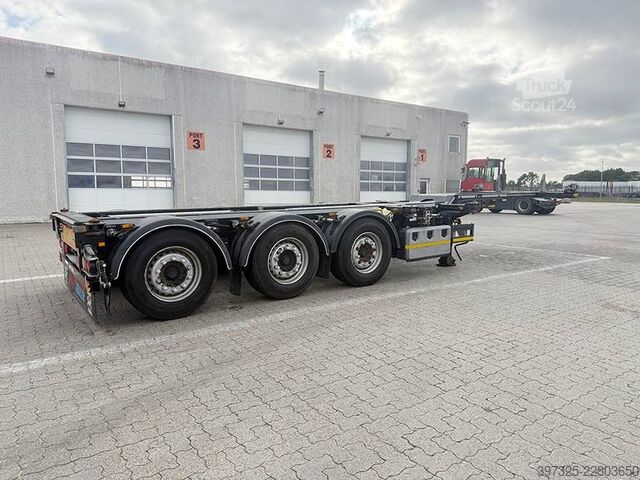 Kontejnerski transport  WEB TRAILER 3 axle Container chassis / Wechselfahr