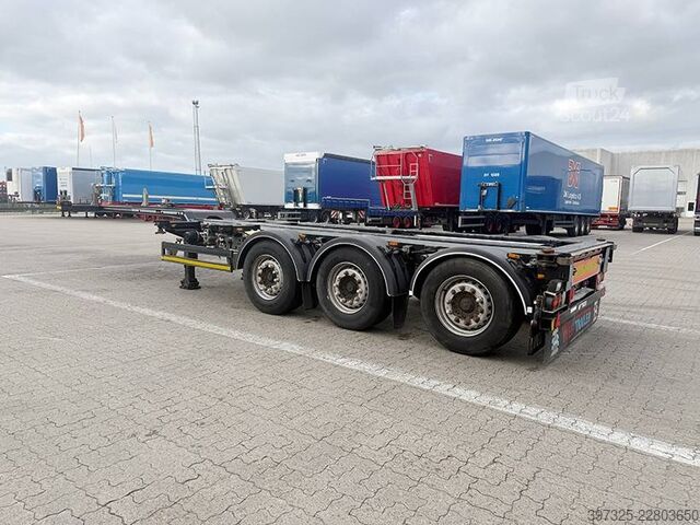 Kontejnerski transport  WEB TRAILER 3 axle Container chassis / Wechselfahr