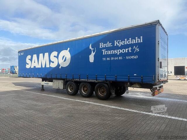 Posuvné plachty Krone 3 axle Curtainsider / Planenauflieger