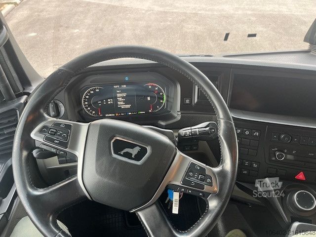 Standard tractor unit MAN TGX 33.510 6x4 BL SA