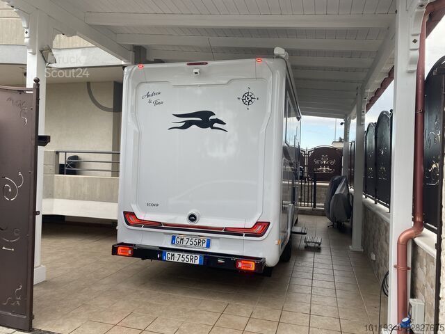 Autorulotă semi-integrată Laika Ecovip