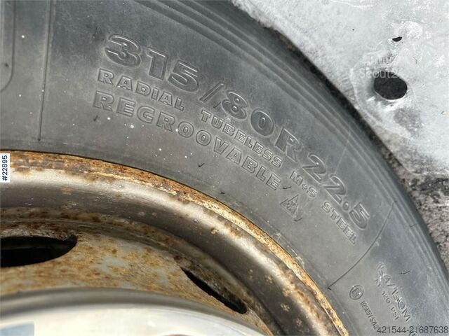 BDF System Iveco Stralis container truck w/ flatbed