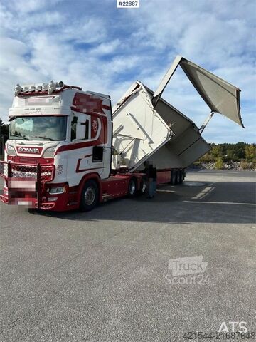 Tipper Vang SHSL 111 wood chip trailer with side tip