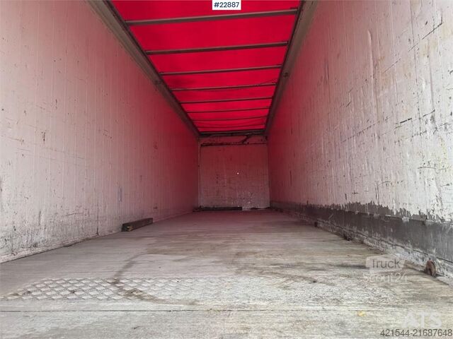 Tipper Vang SHSL 111 wood chip trailer with side tip