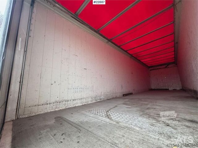 Tipper Vang SHSL 111 wood chip trailer with side tip