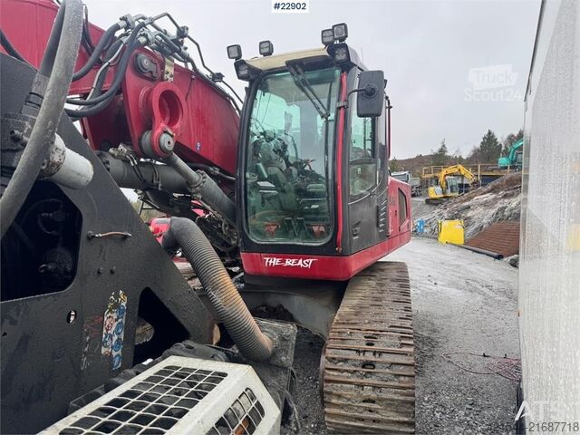 Pelle sur chenilles Liebherr R922 crawler excavator with digging bucket and 201
