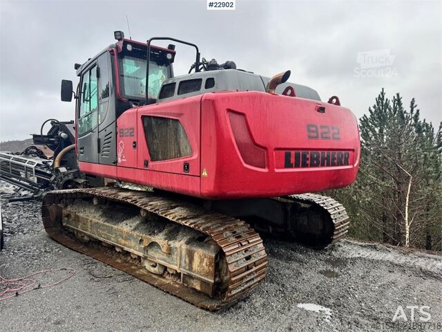 Pelle sur chenilles Liebherr R922 crawler excavator with digging bucket and 201
