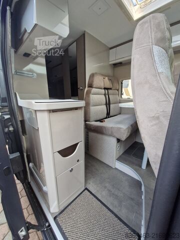 Furgone camperizzato / Carman David  