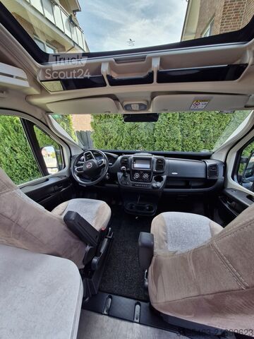 Furgone camperizzato / Carman David  