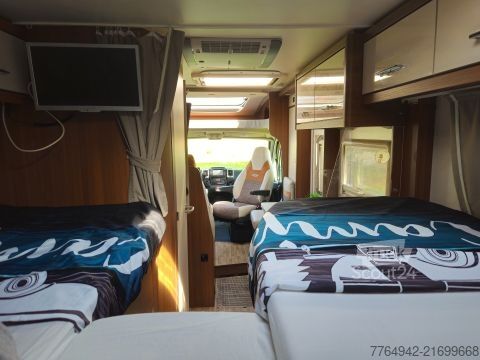 Semi-integrated camper LMC Breezer V 646 G