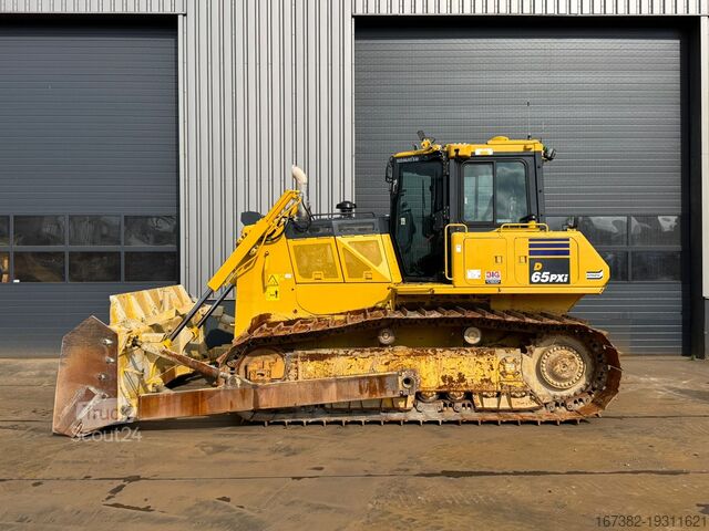 Nivelleringsmaskine Komatsu D65PXi-18