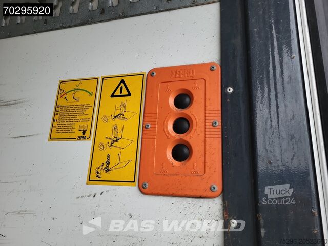 Kovček Mercedes Antos 1827 4X2 2000kg Ladebordwand Automatic Xe...