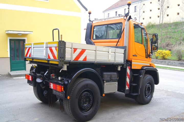 Camion ribaltabile trilaterale Mercedes-Benz UNIMOG U400 /TÜV/Hydros./VarioPilot/Salzstreuer 4m³