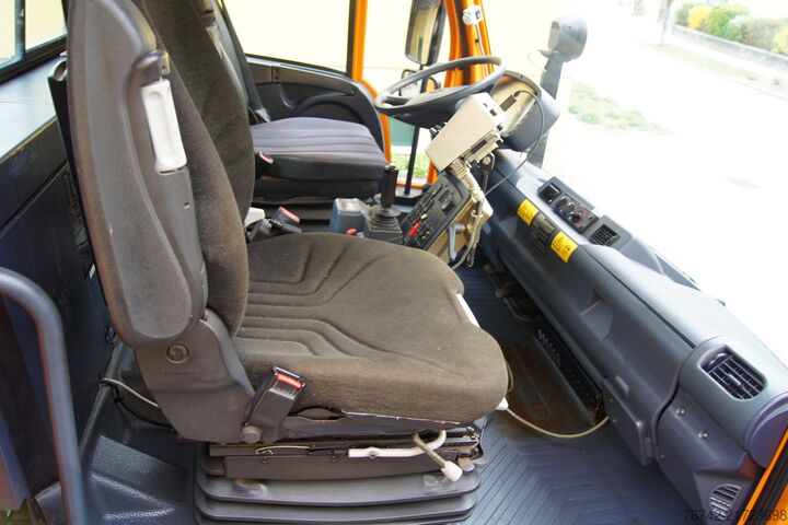 Camion ribaltabile trilaterale UNIMOG U400 Mercedes-Benz/TÜV /Hydrostat/VarioPilot/Salzstreuer 4m³