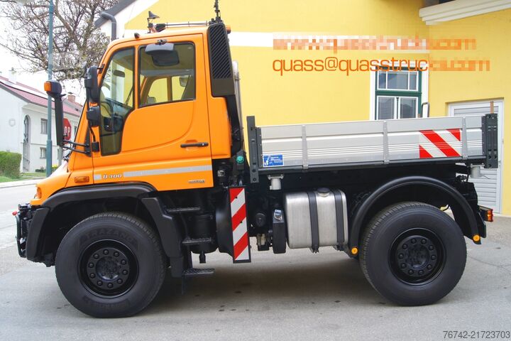 Autocarro ribaltabile UNIMOG U400 Mercedes-Benz/TÜV /Hydrostat/VarioPilot/Salzstreuer 4m³
