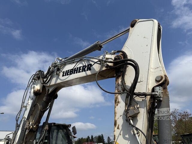 ķēžu ekskavators Liebherr 946 KOPARKA GĄSIENNICOWA