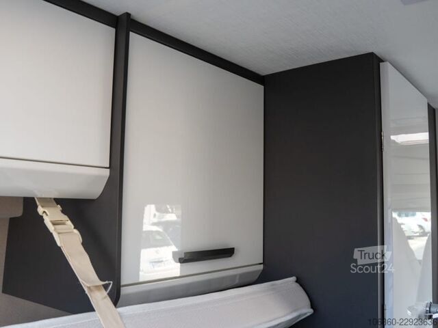 MCLOUIS MENFYS LINE 4 CS MINI VAN MET TOILET GEBRUIKT MCLOUIS MENFYS LINE 4 CS