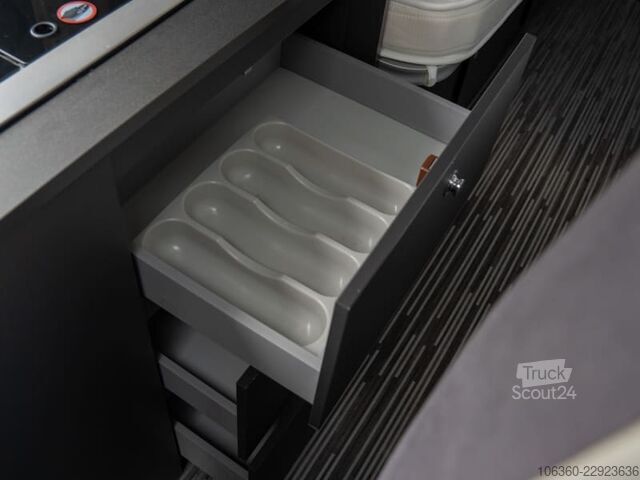 MCLOUIS MENFYS LINE 4 CS MINI VAN MET TOILET GEBRUIKT MCLOUIS MENFYS LINE 4 CS