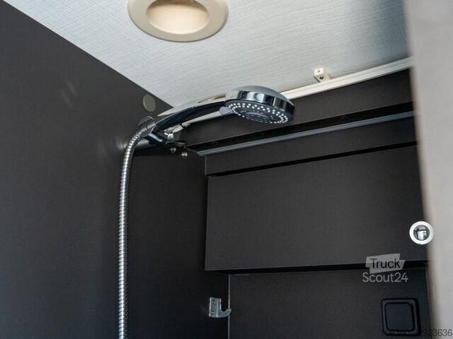 MCLOUIS MENFYS LINE 4 CS MINI VAN MET TOILET GEBRUIKT MCLOUIS MENFYS LINE 4 CS