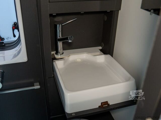 MCLOUIS MENFYS LINE 4 CS MINI VAN MET TOILET GEBRUIKT MCLOUIS MENFYS LINE 4 CS