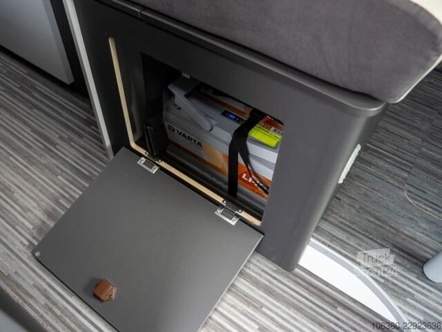 MCLOUIS MENFYS LINE 4 CS MINI VAN MET TOILET GEBRUIKT MCLOUIS MENFYS LINE 4 CS