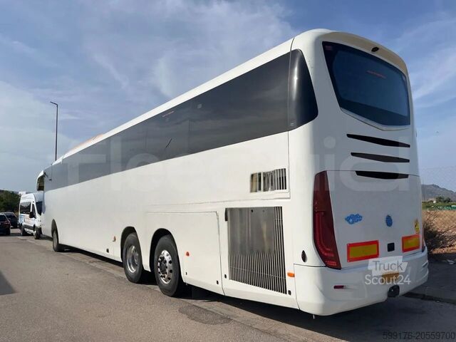 Autocar de turismo Irizar i6