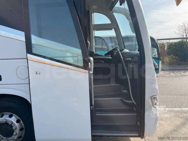 Autocar de turismo Irizar i6