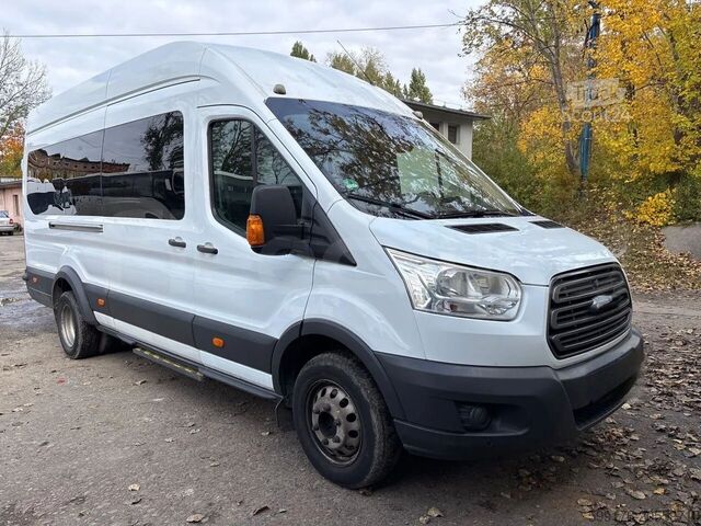 Személyszállítás Ford Transit
