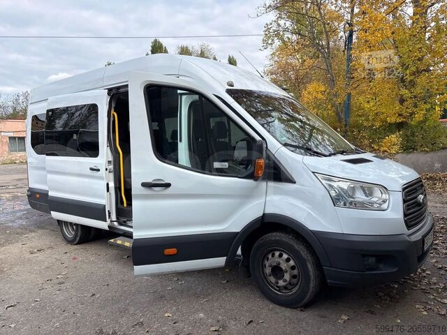 Trasporto persone Ford Transit