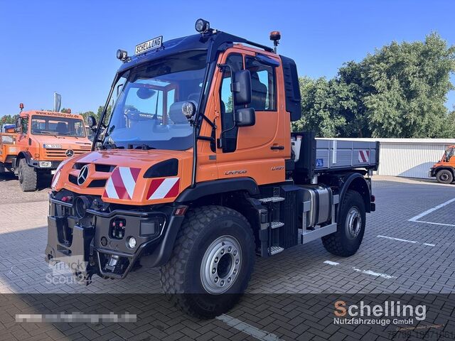 Samochód do zadań specjalnych MERCEDES-BENZ U427
