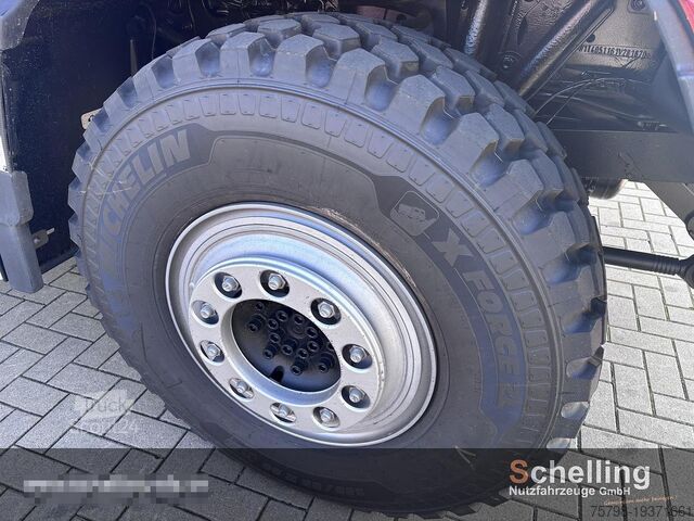 Samochód do zadań specjalnych MERCEDES-BENZ U427
